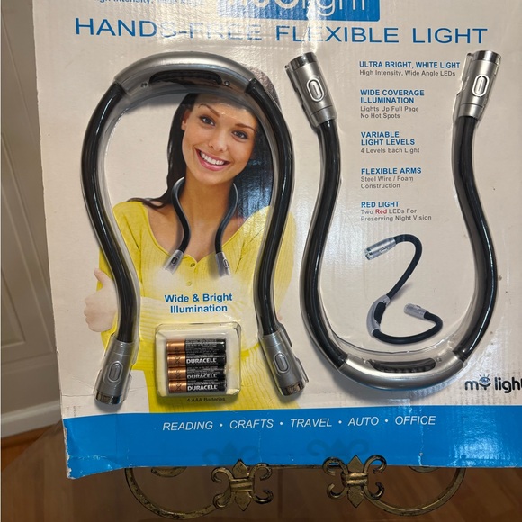 Hug Light Hands-Free Flexible LED High Intensity Wide Angle Light Two Pack - Picture 2 of 4